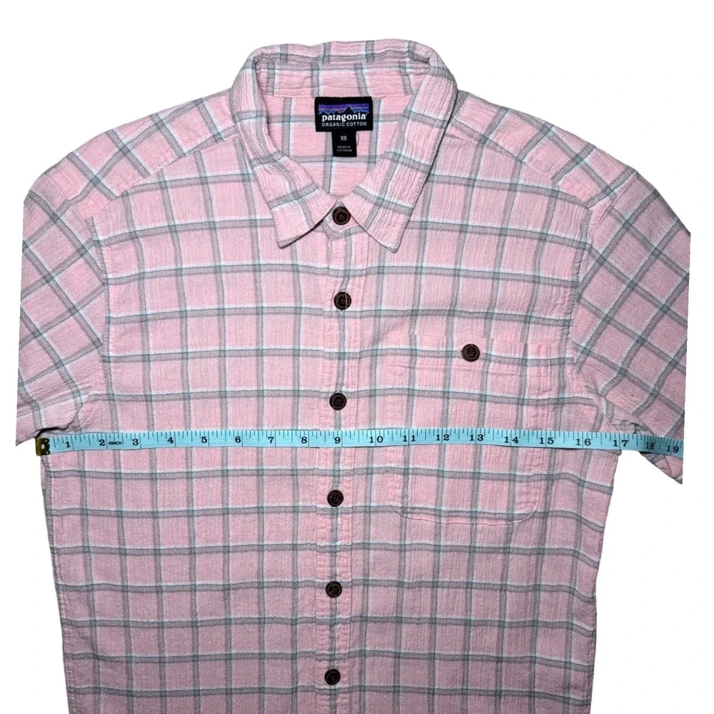 Patagonia Short Sleeve Plaid Button Down Shirt Mens XS Pink Organic Cotton - Picture 6 of 8